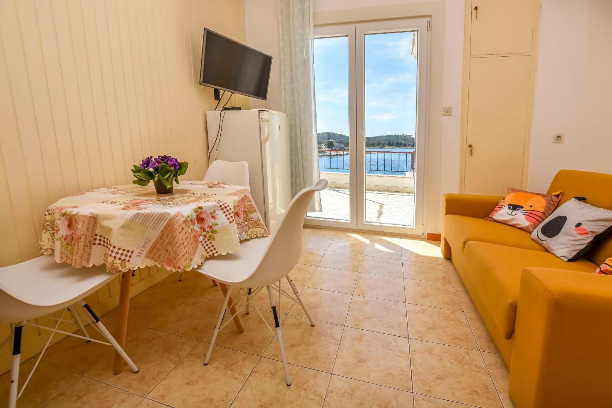 Apartments Zivana 로고즈니차 외부 사진