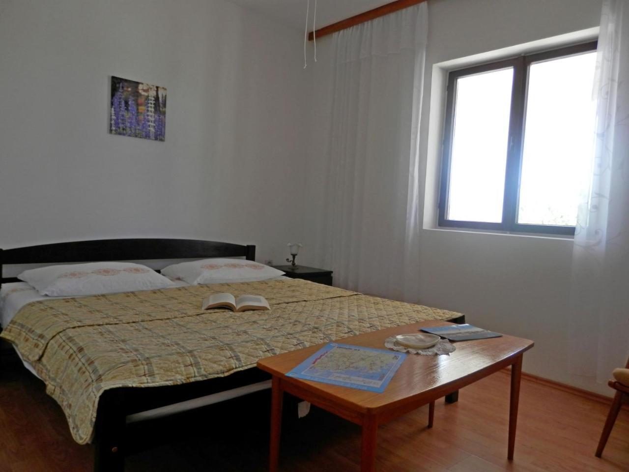 Apartments Zivana 로고즈니차 외부 사진